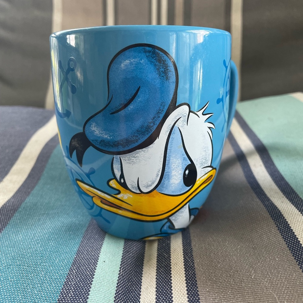 Disney Donald Duck Mug - Picture 2 of 2